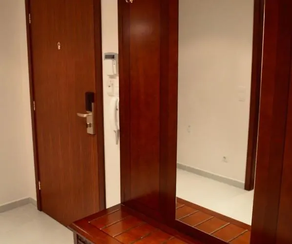 Elinor - Downtown 반스코