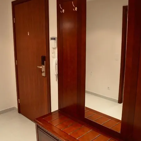 Elinor - Downtown Bansko