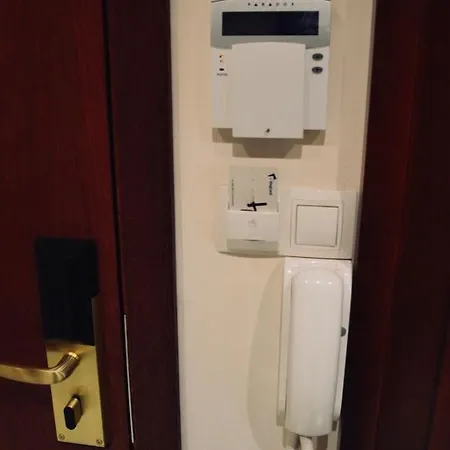 Elinor - Downtown Apartman